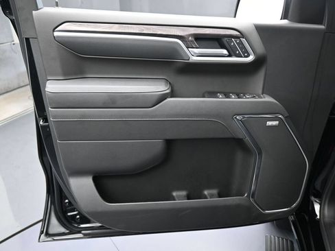 Used 2026 Chevrolet Silverado 1500 LTZ RWD image 13