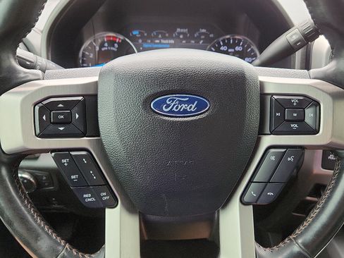Used 2021 Ford F250 Platinum w/ FX4 Off-Road Package AWD/4WD image 19