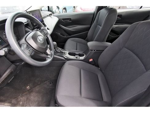 Used 2025 Toyota Corolla LE FWD image 9