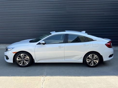 Used 2017 Honda Civic EX-T image 8