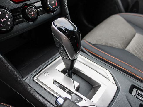 Used 2022 Volkswagen Taos SE w/ Panoramic Sunroof Package image 46