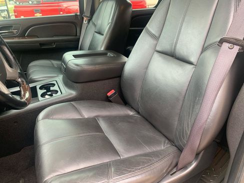 Used 2008 GMC Sierra 2500 SLT w/ Z71 Off-Road Package AWD/4WD image 25