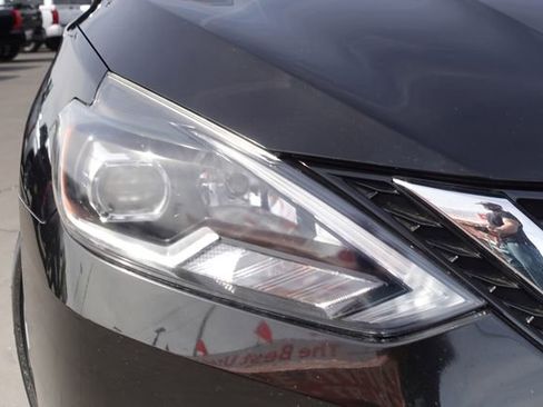 Used 2019 Nissan Sentra SR w/ Exterior Package image 5