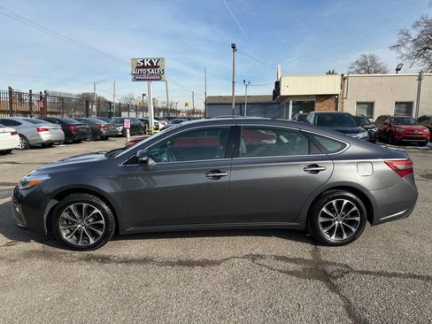 Used 2018 Toyota Avalon XLE image 8