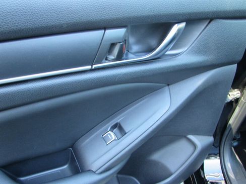 Used 2019 Honda Accord Sport image 27
