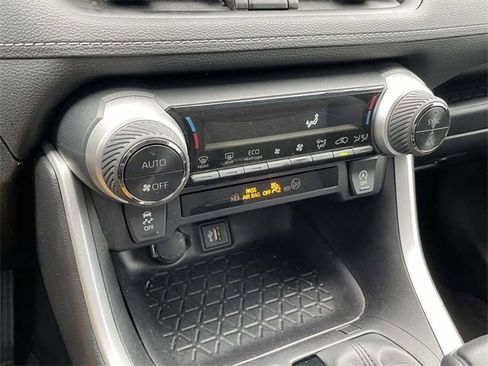 Used 2024 Toyota RAV4 XLE image 29