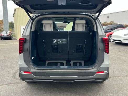 Used 2025 Kia Carnival SX Prestige FWD image 12