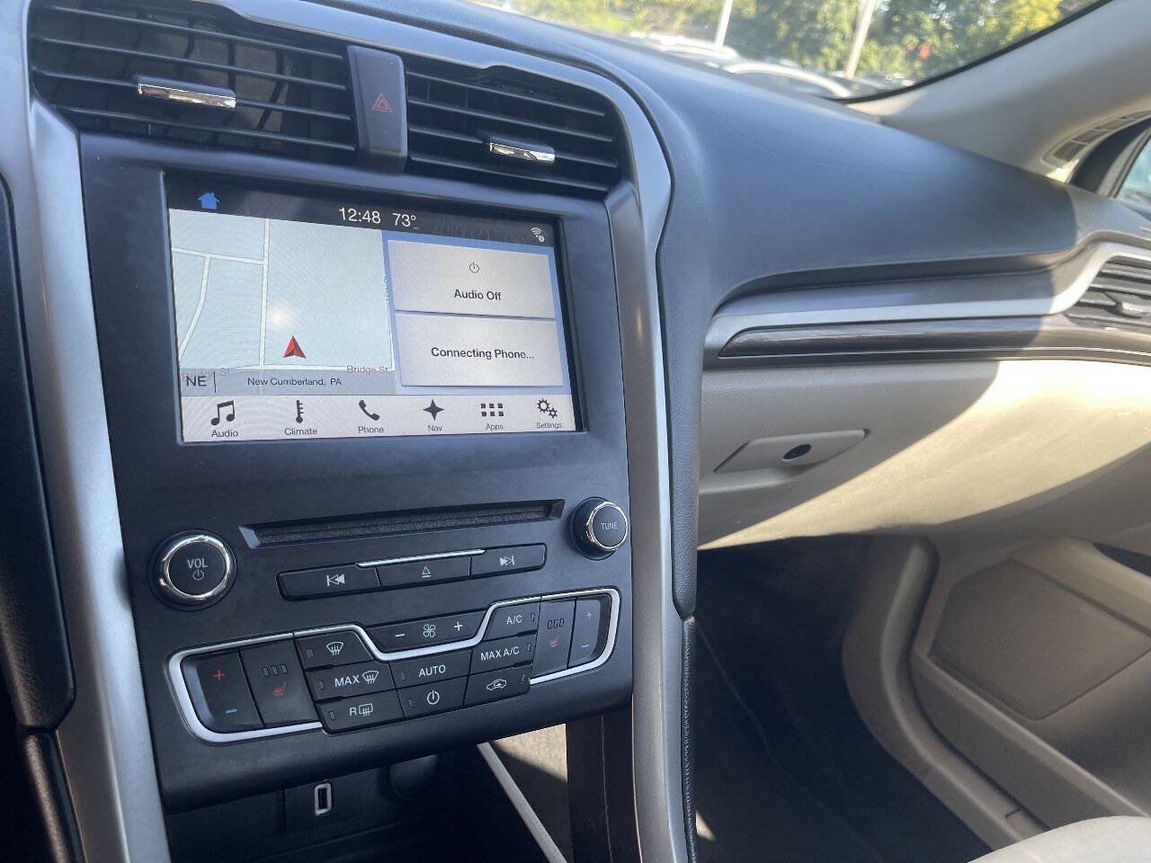 Used 2017 Ford Fusion SE w/ Fusion SE Technology Package AWD/4WD image 14