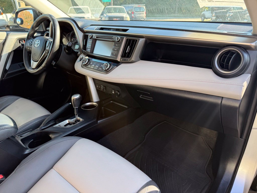 Used 2013 Toyota RAV4 Limited AWD/4WD image 29