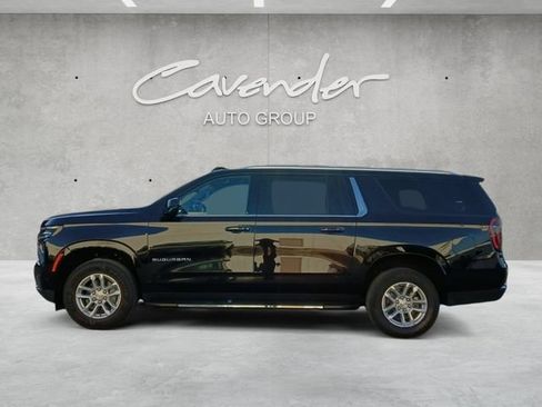 Used 2025 Chevrolet Suburban LT RWD image 13