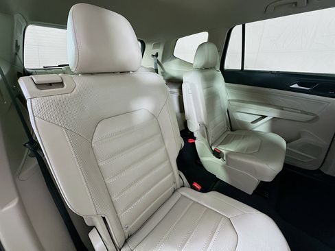Used 2021 Volkswagen Atlas SEL Premium image 29