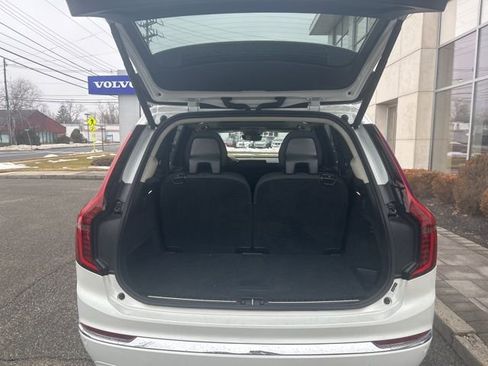 Used 2025 Volvo XC90 B6 Plus image 12