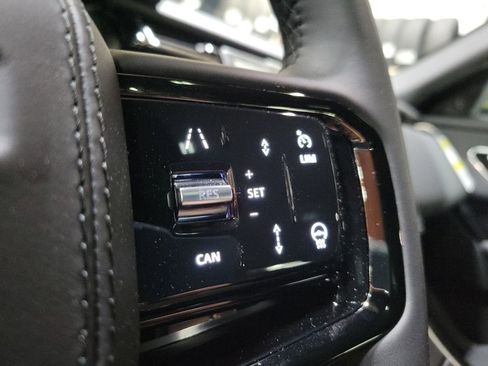 New 2026 Land Rover Range Rover Velar Dynamic SE image 16