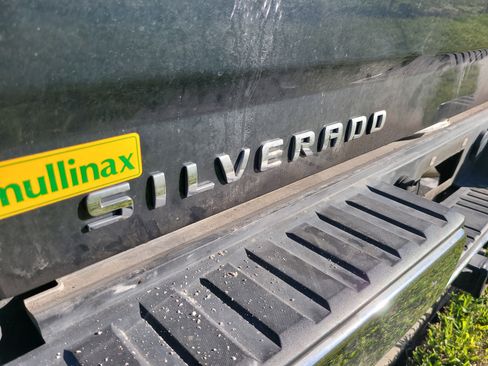 Used 2018 Chevrolet Silverado 1500 LT w/ All Star Edition image 7