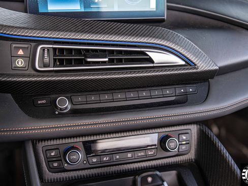 Used 2019 BMW i8 Roadster image 27