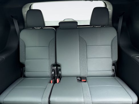 Used 2025 GMC Acadia AT4 w/ LPO, Floor Liner Package AWD/4WD image 22
