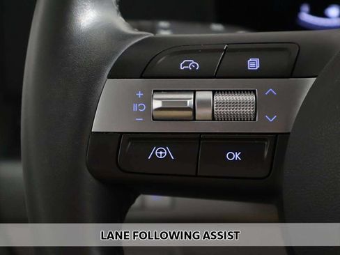 Certified 2024 Hyundai Kona SEL FWD image 3