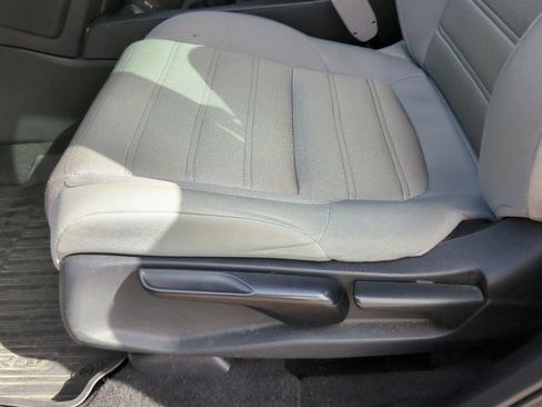 Used 2018 Honda CR-V LX image 15