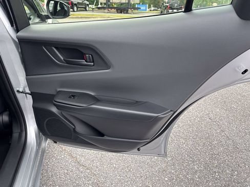 Used 2025 Toyota Prius LE AWD/4WD image 40