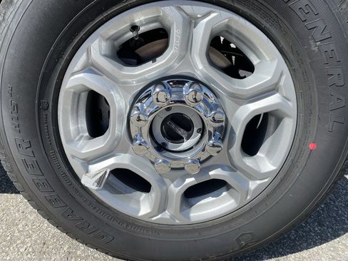 New 2025 Ford F350 XLT image 4