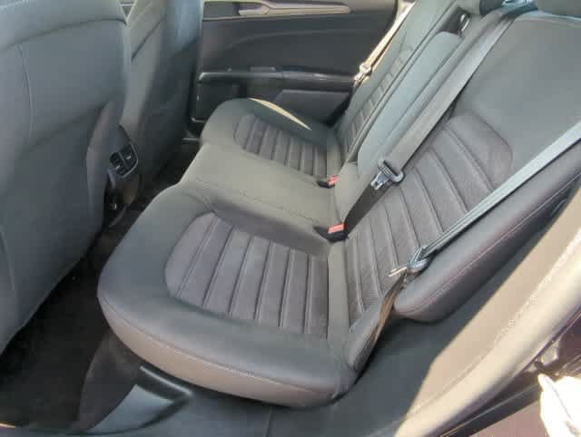 Used 2020 Ford Fusion SE FWD image 17