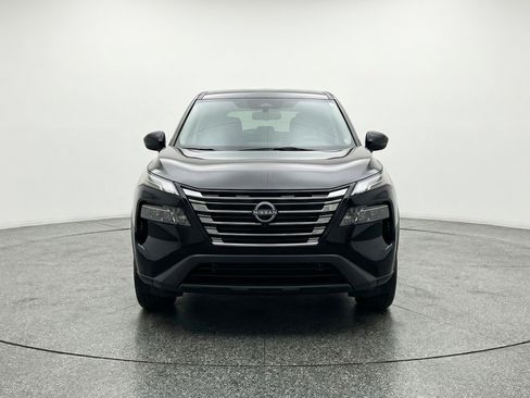 Used 2025 Nissan Rogue SV FWD image 2