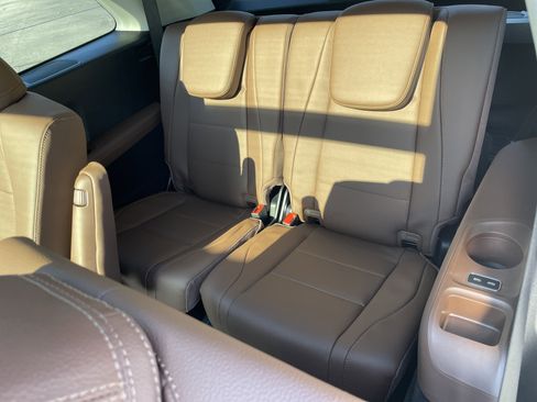 New 2026 Mercedes-Benz GLS 450 4MATIC image 39