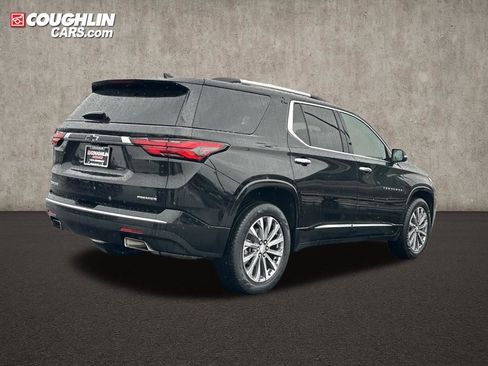 Used 2023 Chevrolet Traverse Premier image 7
