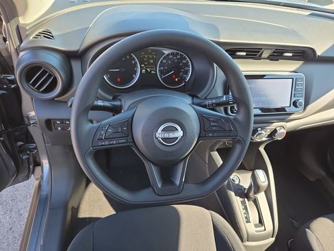 New 2025 Nissan Kicks Play S image 34