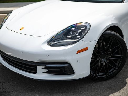 Used 2018 Porsche Panamera 4 AWD/4WD image 5