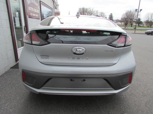Used 2020 Hyundai Ioniq Limited image 3