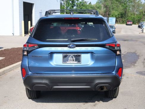Certified 2025 Subaru Forester Premium AWD/4WD image 6