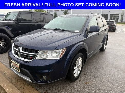Used 2017 Dodge Journey SXT w/ Comfort/Convenience Group AWD/4WD image 1