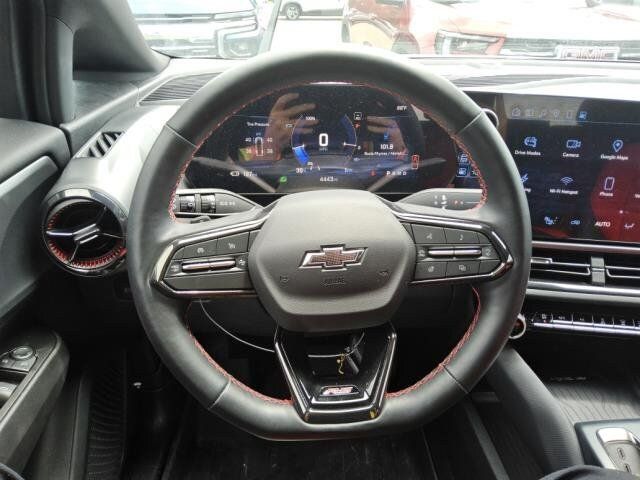 Used 2025 Chevrolet Equinox EV RS w/ LPO, Illumination Package FWD image 7