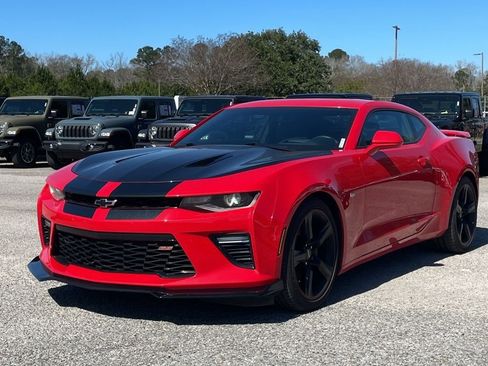 Used 2016 Chevrolet Camaro SS image 2