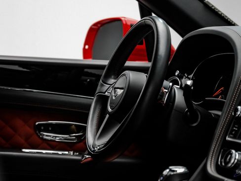Used 2019 Bentley Bentayga image 53