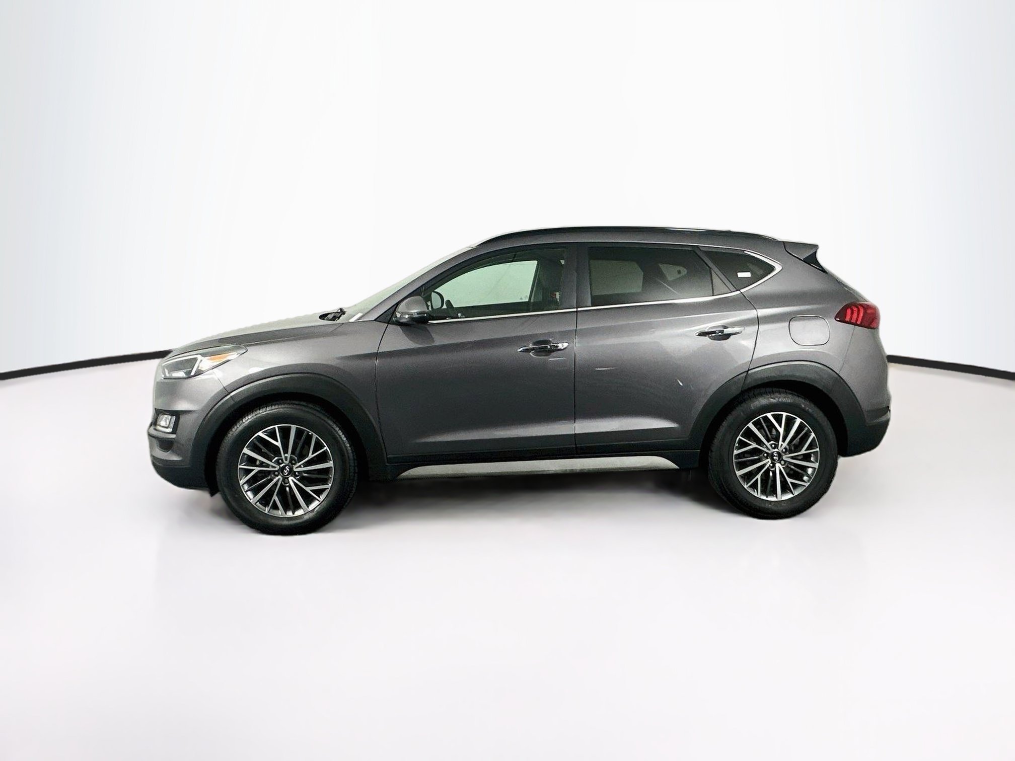 Used 2021 Hyundai Tucson Ultimate w/ Cargo Package FWD image 4