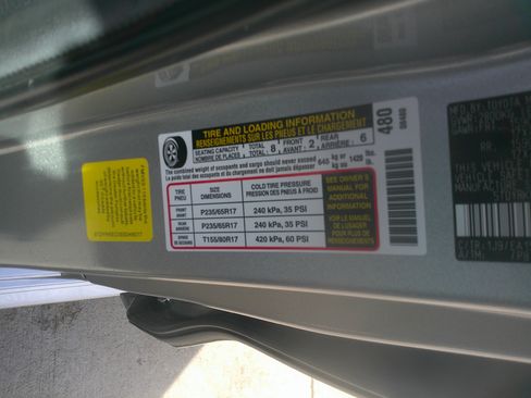 Used 2025 Toyota Sienna XLE image 51