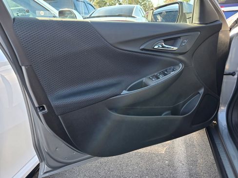 Used 2025 Chevrolet Malibu RS image 24