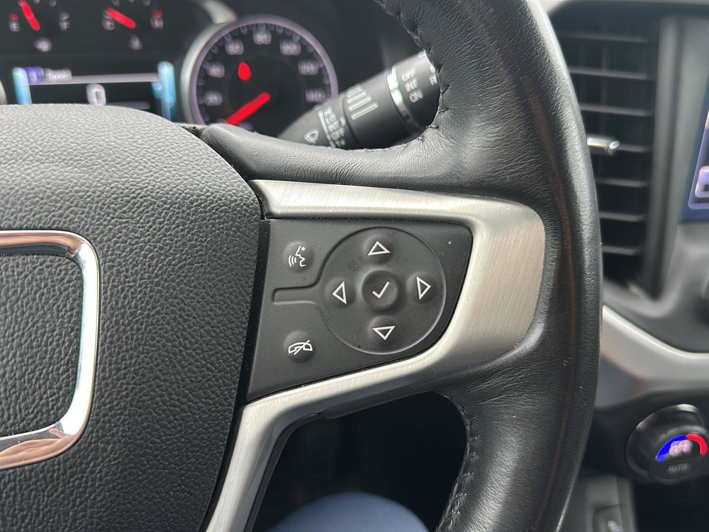 Used 2018 GMC Acadia SLT AWD/4WD image 15