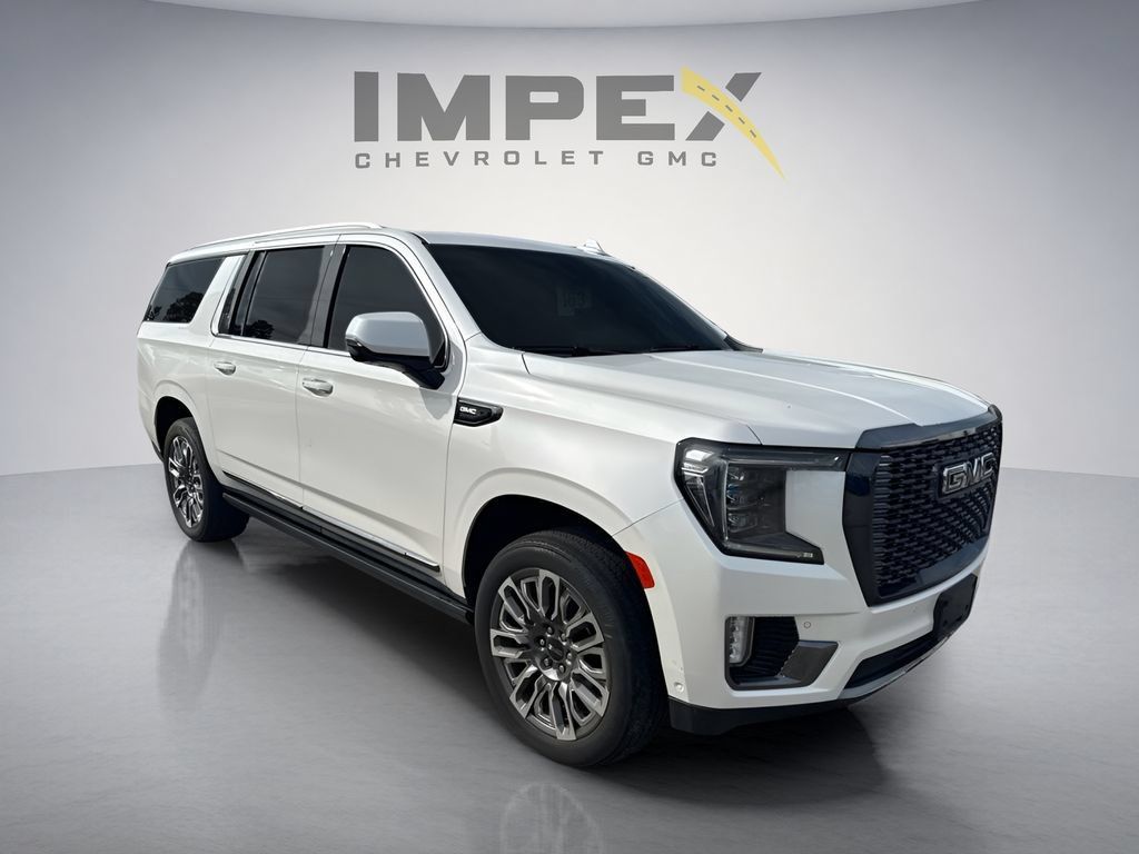 Used 2023 GMC Yukon XL Denali Ultimate AWD/4WD image 7