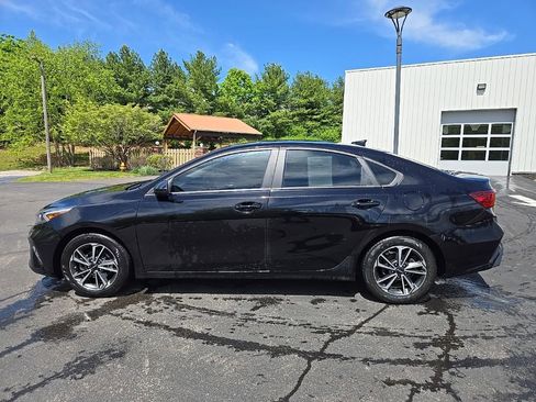 Certified 2022 Kia Forte LXS FWD image 6