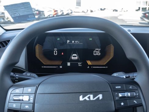 New 2025 Kia K4 LXS image 22