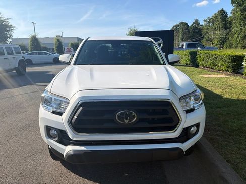 Used 2021 Toyota Tacoma SR5 RWD image 5