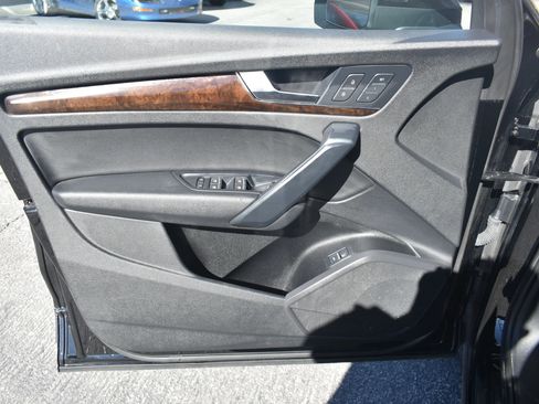 Used 2019 Audi Q5 2.0T Premium w/ Convenience Package image 5