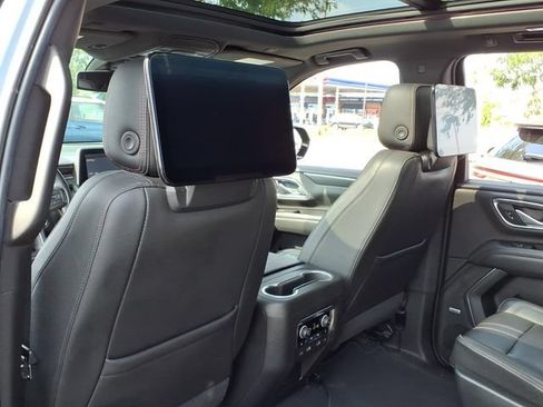 Used 2021 Chevrolet Tahoe RST w/ Luxury Package AWD/4WD image 8