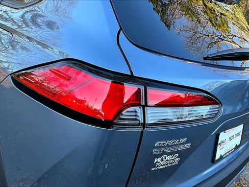 Certified 2025 Toyota Corolla Cross XLE image 29