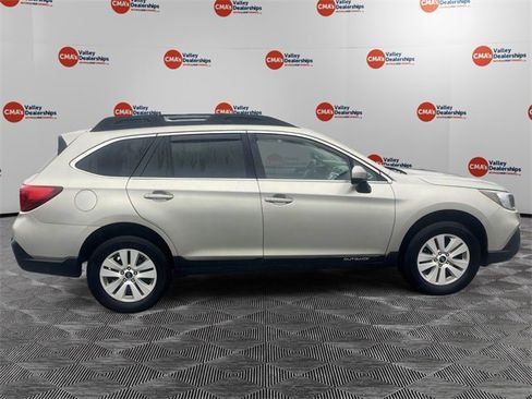 Used 2019 Subaru Outback 2.5i Premium image 8