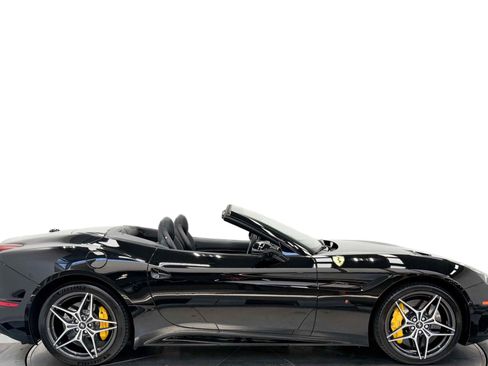 Used 2016 Ferrari California T RWD image 2