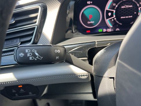 Certified 2024 Volkswagen Atlas Peak Edition SE AWD/4WD image 24